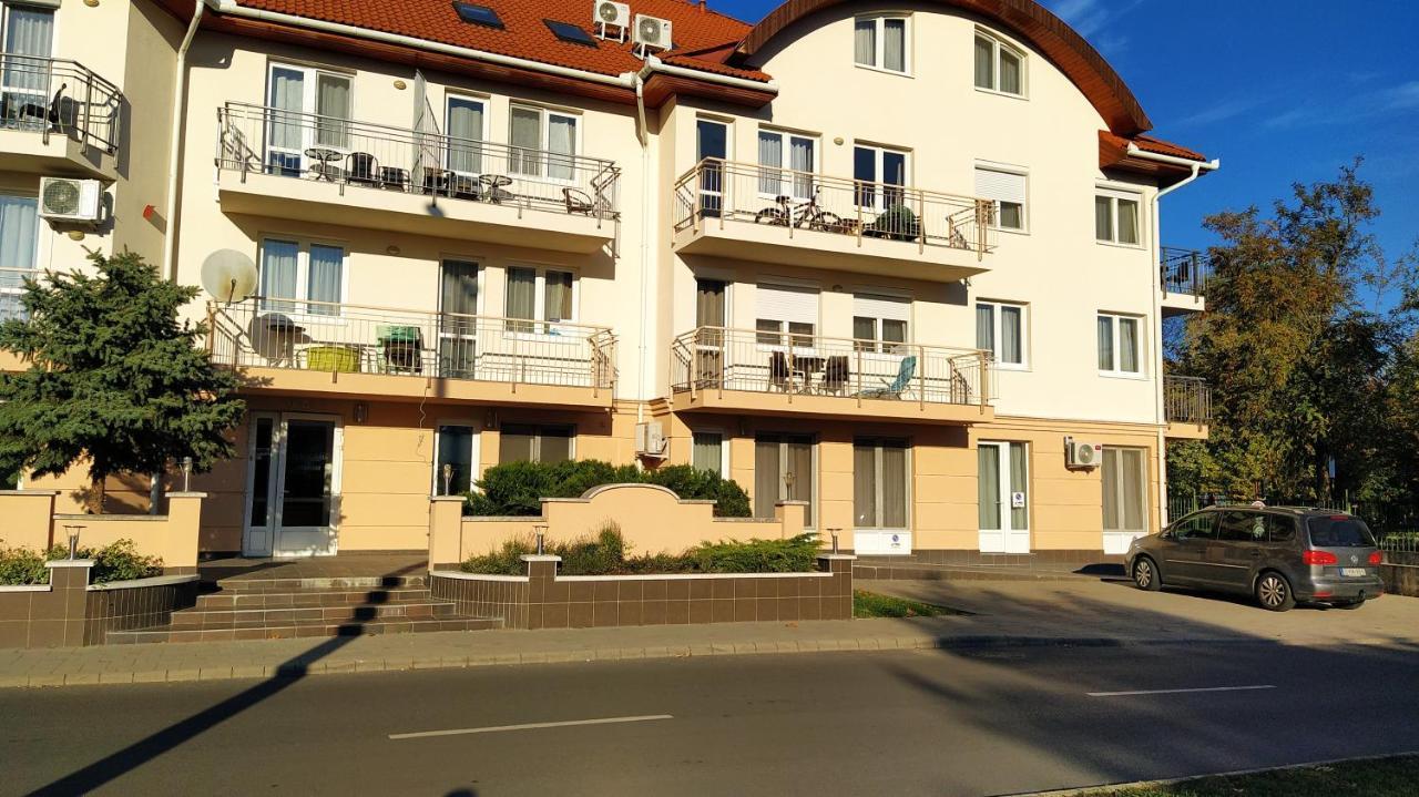 Gabi & Gabi Apartments Hajdúszoboszló 外观 照片
